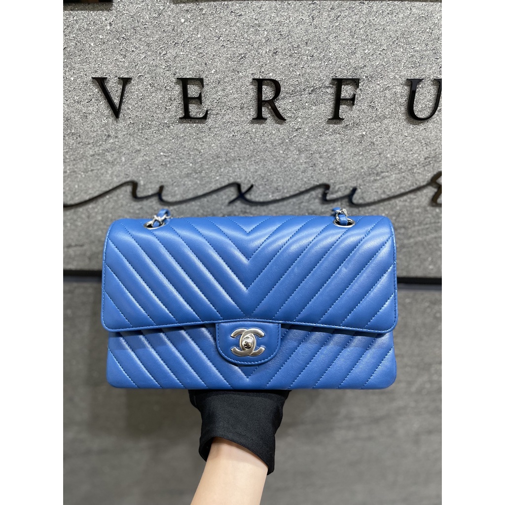 (Pre-Loved) Chanel Classic Medium Chevron Lambskin Shw Bag