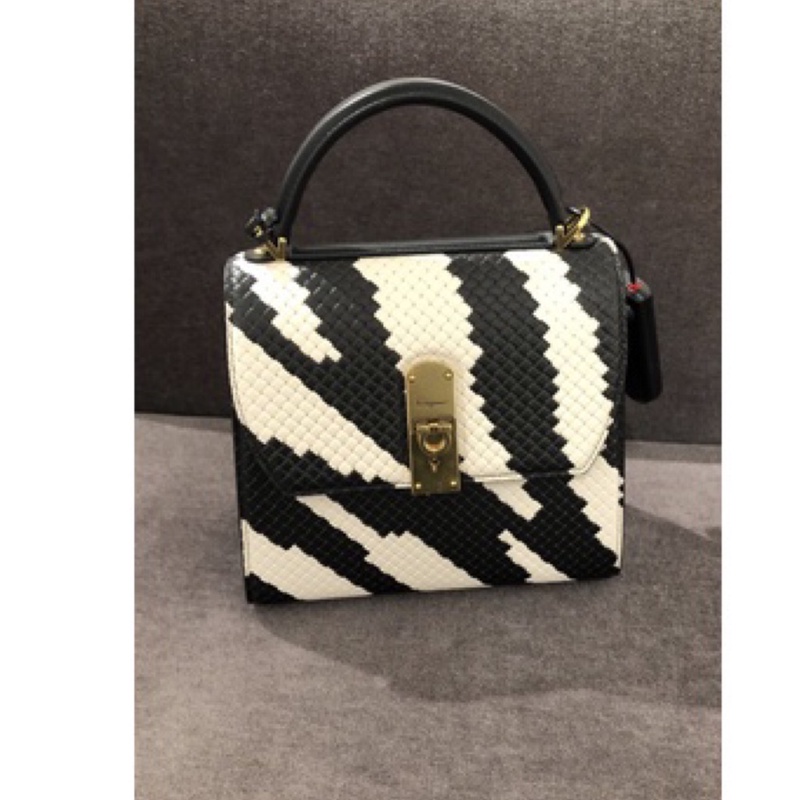 [Pre-Order] Ferragamo bag